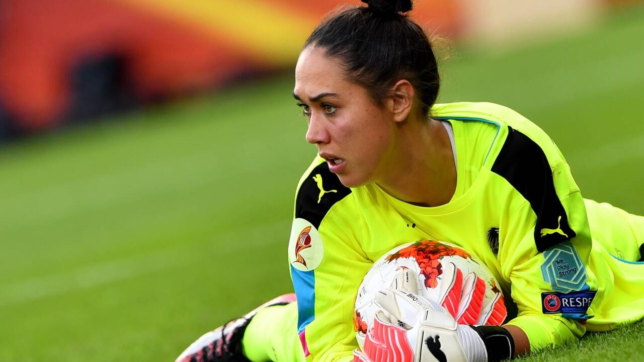 Manuela Zinsberger. Manuela Zinsberger.