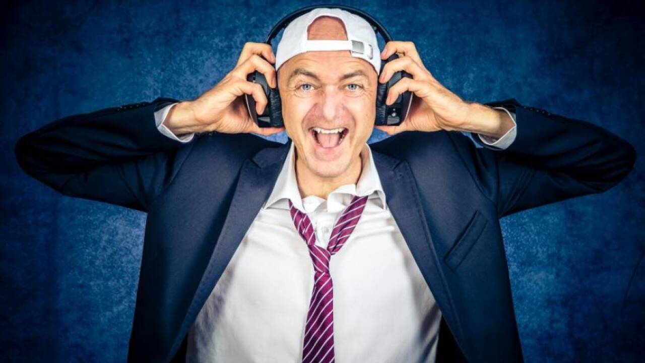 Kabarettist Otmar Kastner verspricht die 'ultimative Empowerment Show' 