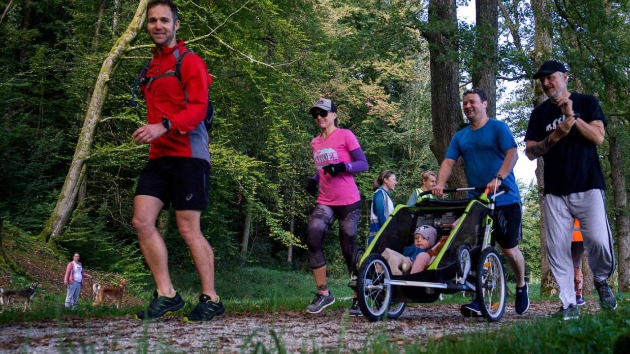 Egal ob laufen oder gehen: Beim Park-Run kann jeder Teilnehmer sein eigenes Tempo machen.   Egal ob laufen oder gehen: Beim Park-Run kann jeder Teilnehmer sein eigenes Tempo machen.