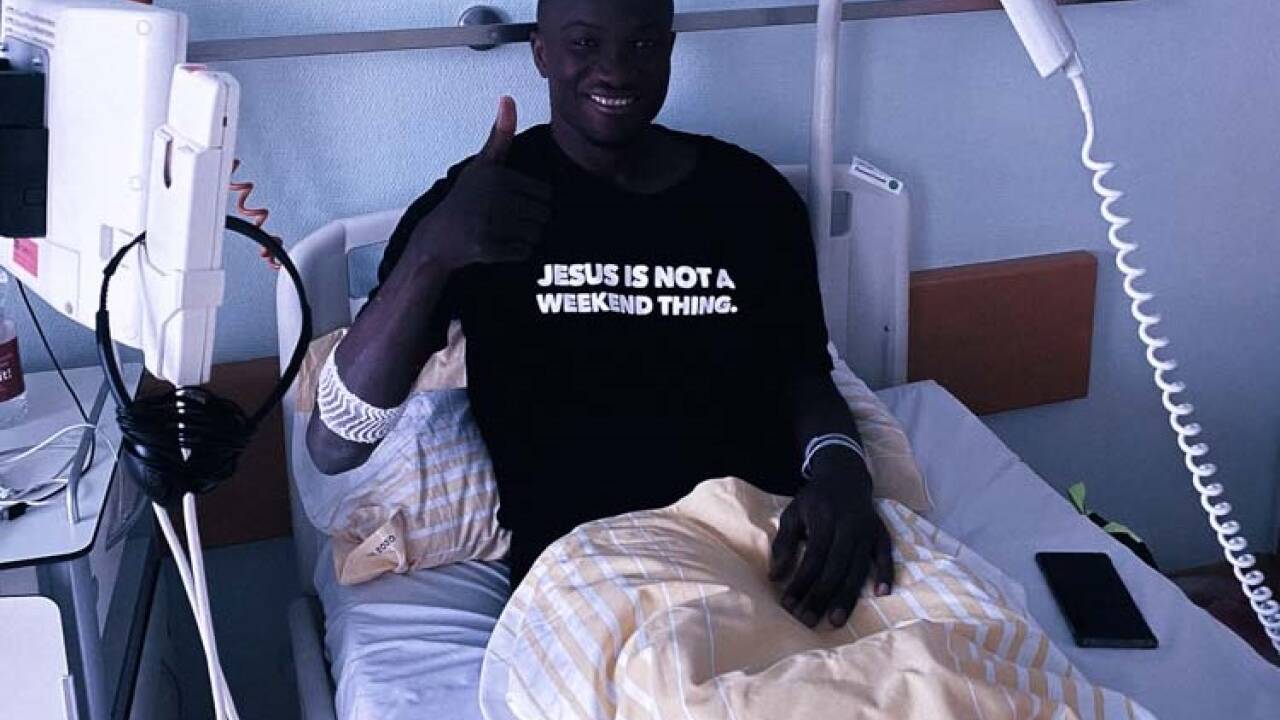 Raphael Dwamena gab aus dem Krankenbett Entwarnung. 