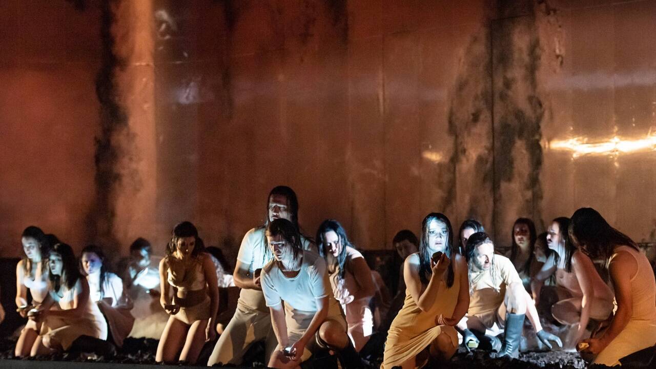 Weitere Bilder zur Salzburger „Macbeth“-Inszenierung 