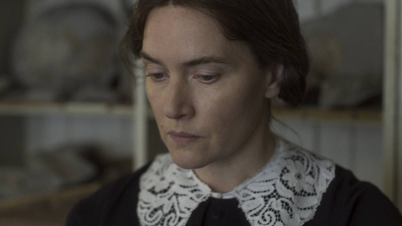 Mary (Kate Winslet) 
