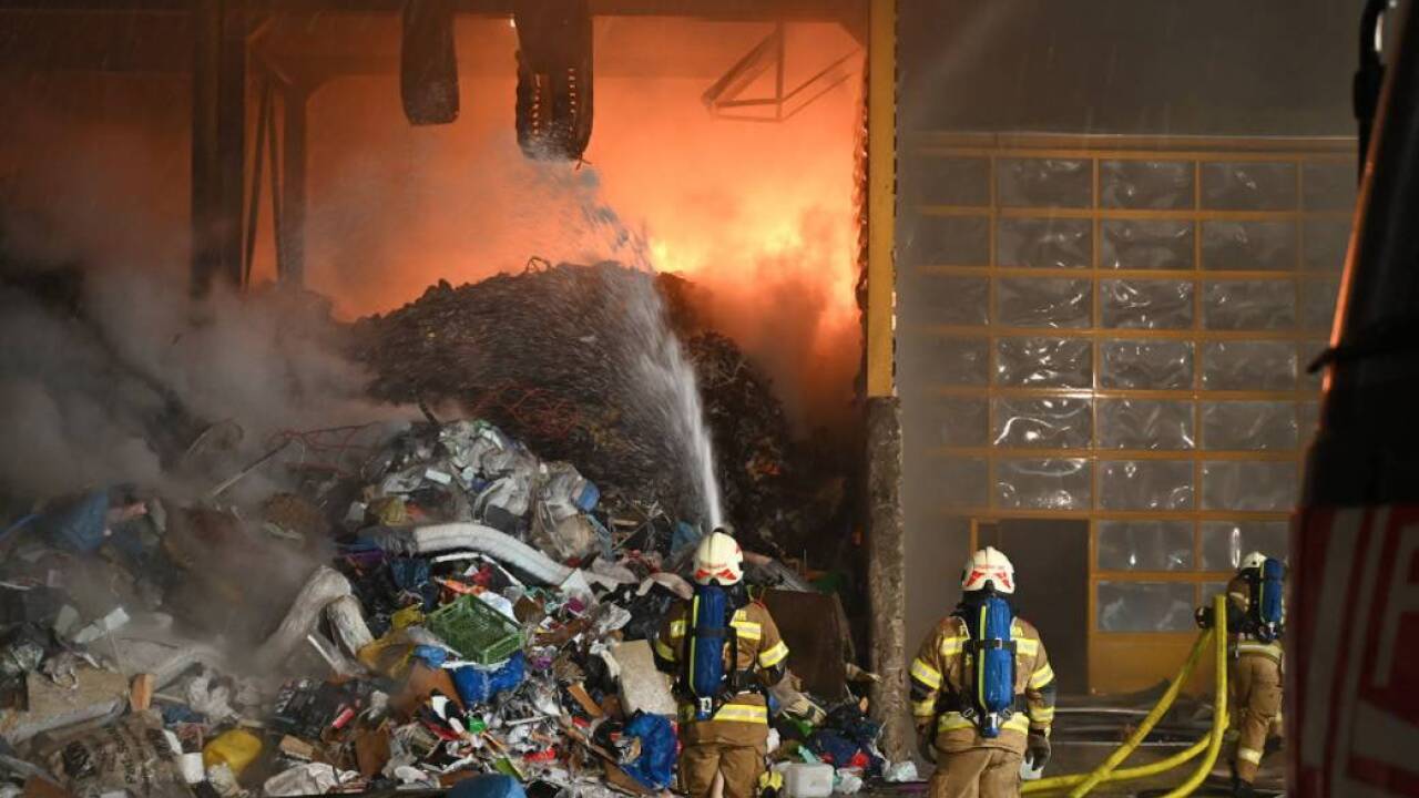 Die Feuerwehren aus dem Pongau im Einsatz an der Mülldeponie. 