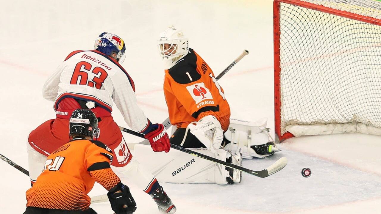 In der Champions Hockey League hat Sturmtalent Jakub Borzecki bereits getroffen, in der ICE Hockey League wartet er noch auf sein Premierentor. 