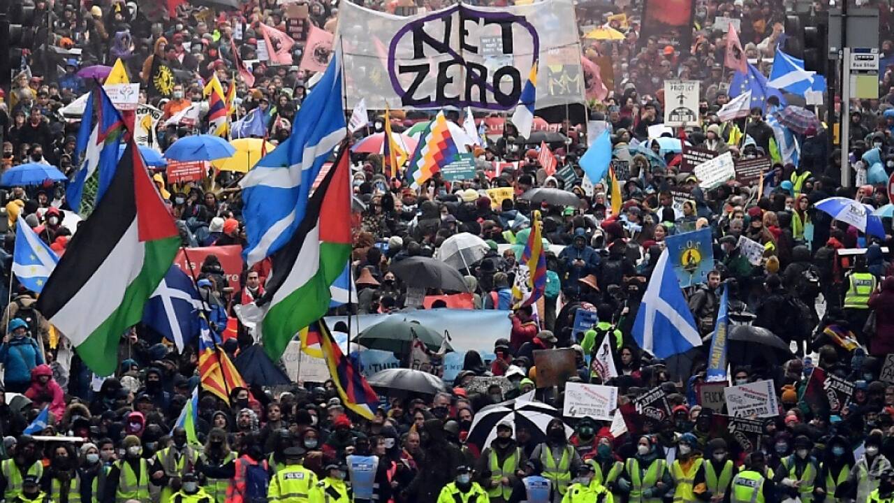 Zehntausende bei Demonstration in Glasgow  Zehntausende bei Demonstration in Glasgow