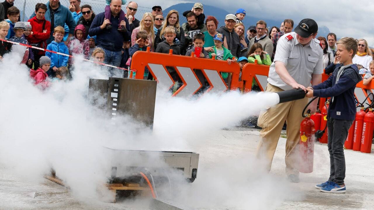 Löschübung für Jugendliche. Löschübung für Jugendliche.