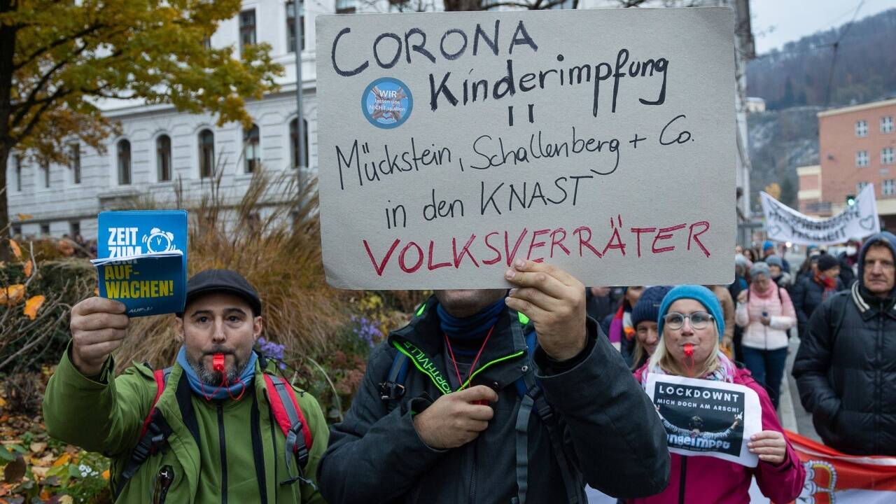 Demonstration gegen die Coronamaßnahmen der Regierung am Samstagnachmittag. 