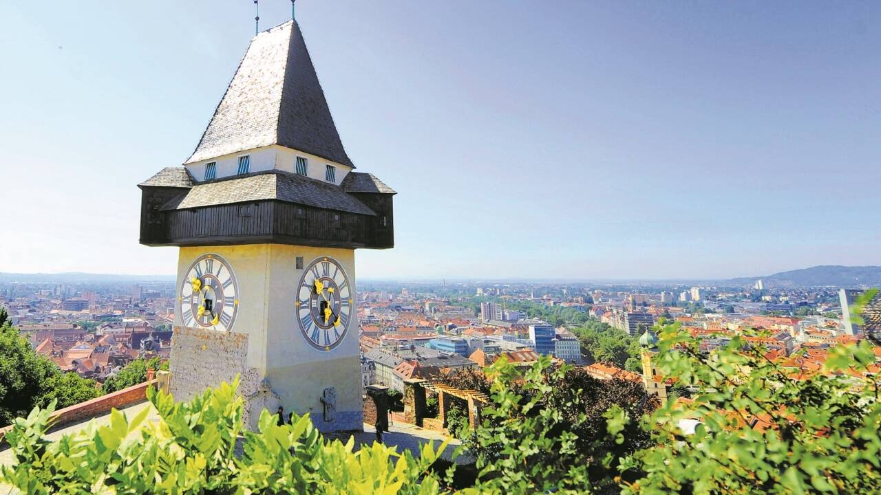 Die historische Dachlandschaft von Graz könnte als Wohnraum genutzt werden. 