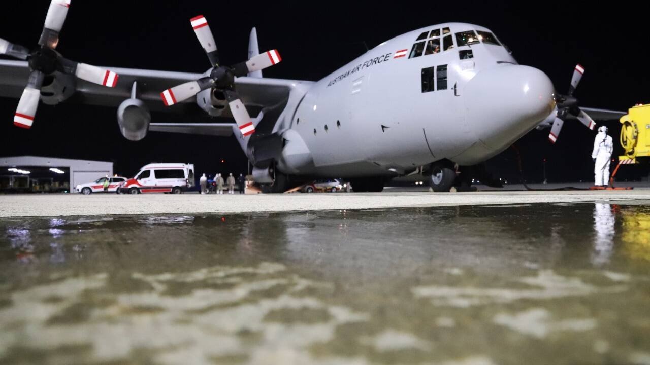 Die Hercules war schon einmal in Salzburg im Pandemie-Einsatz: im November 2020. Damals wurde ein an Covid erkrankter Soldat aus dem Kosovo eingeflogen.  