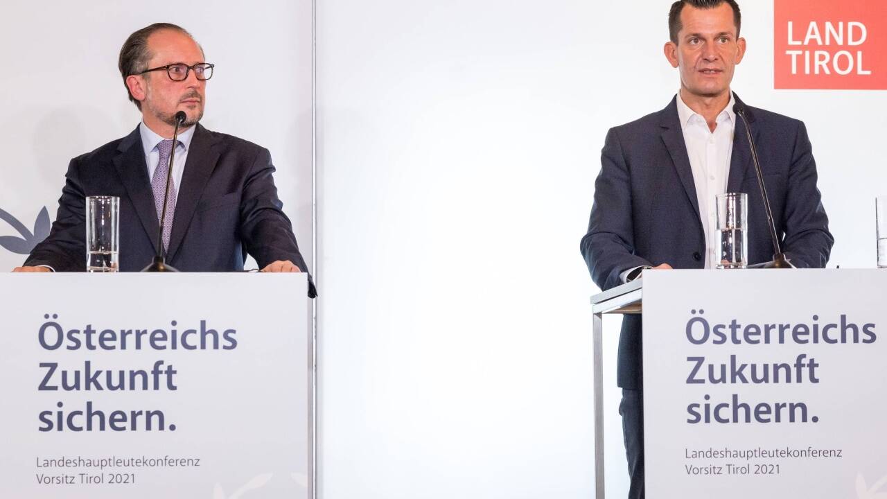 Bundeskanzler Alexander Schallenberg (ÖVP) und Gesundheitsminister Wolfgang Mückstein (Grüne) verkünden den neuerlichen, bundesweiten Lockdown. 