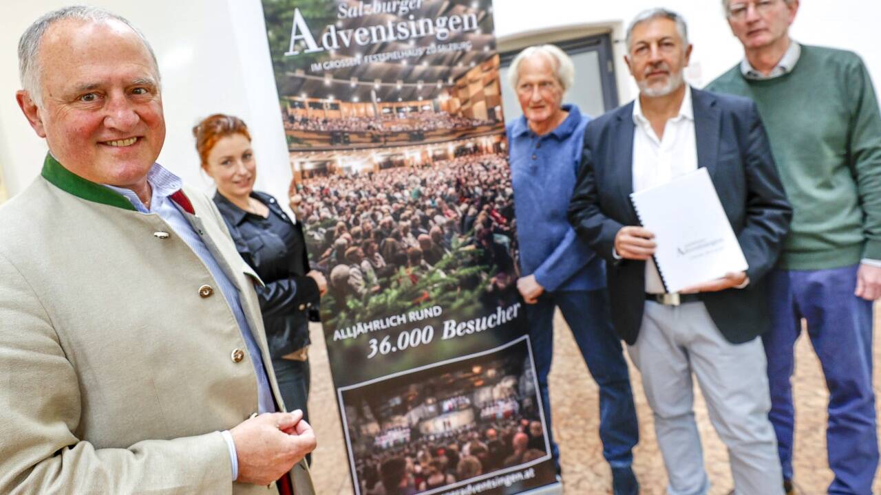Hier herrschte noch Zuversicht: Die Verantwortlichen des Adventsingens (li.: Hans Köhl) bei der Programmpräsentation am 30. September. 