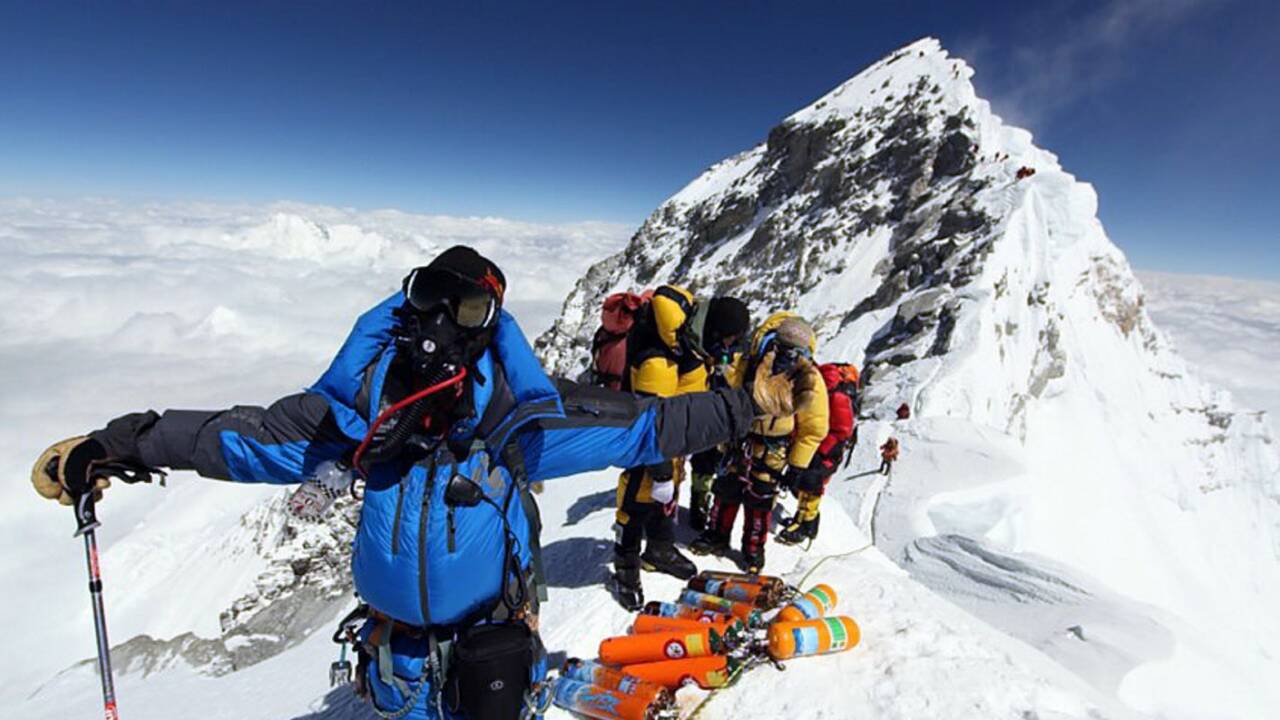 Der berühmte Hillary Step am Mount Everest. 