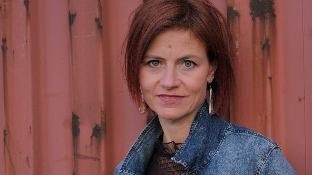 Jutta Glück ist Teil der Salzburger Band The Dream Catchers. Mit ihrem ersten Sololied erfüllt sie sich einen lang gehegten Traum.   Jutta Glück ist Teil der Salzburger Band The Dream Catchers. Mit ihrem ersten Sololied erfüllt sie sich einen lang gehegten Traum.