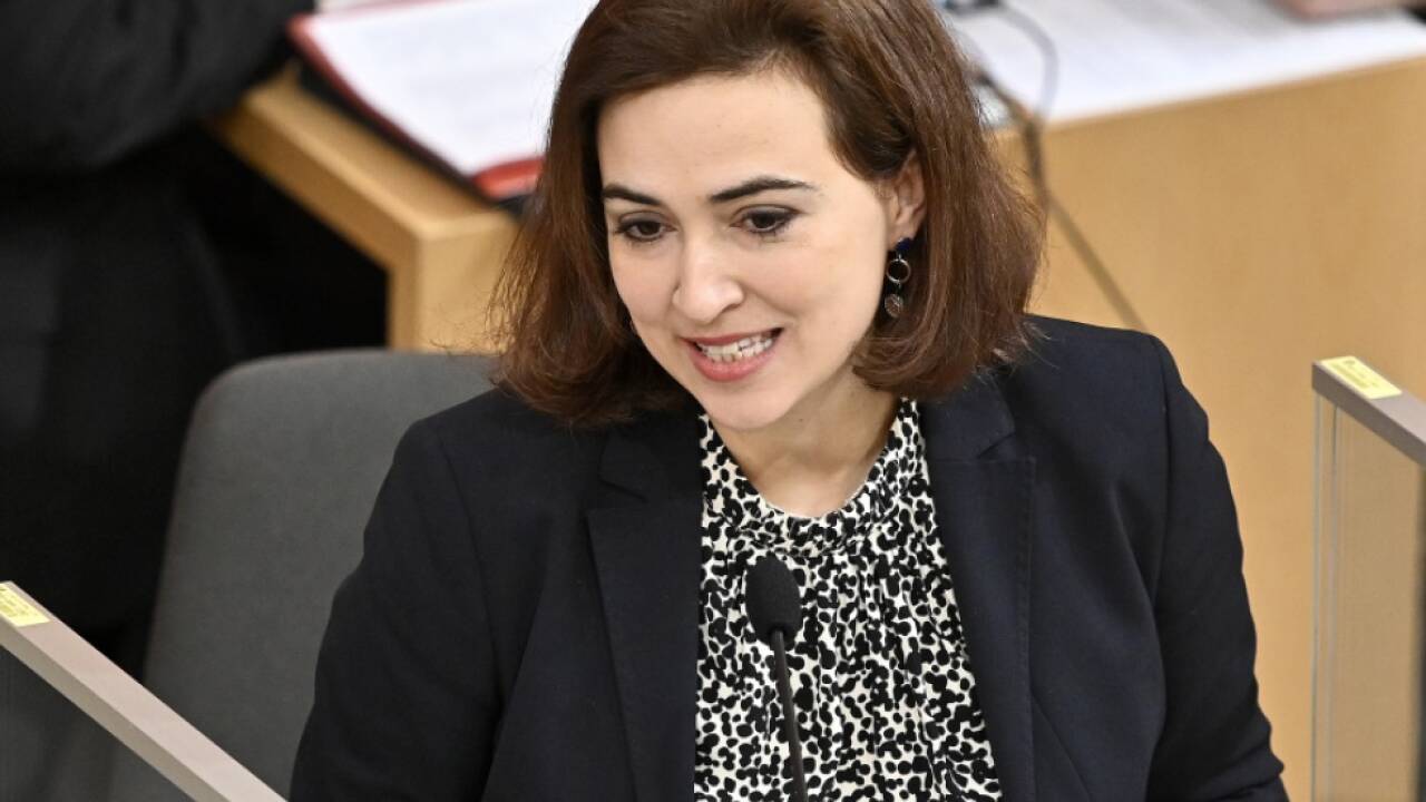 Justizministerin Zadic will reden. 