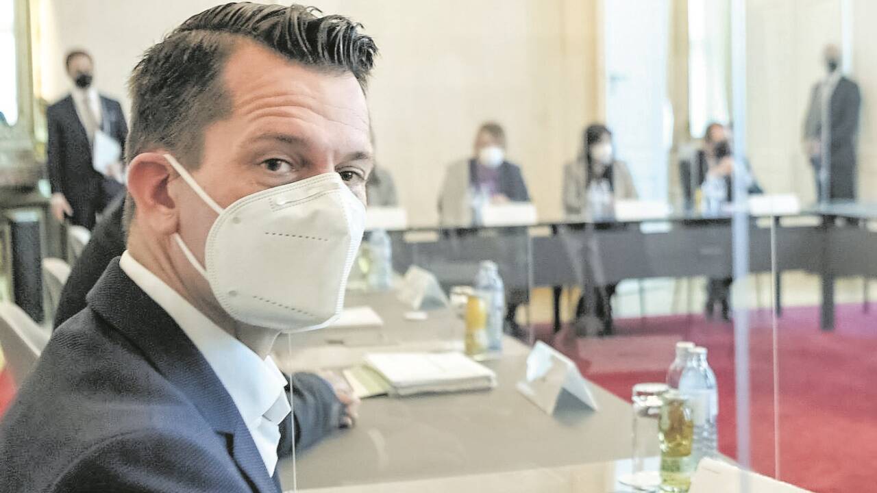 Die innenpolitische Woche startete mit einem Treffen der Regierung mit Experten und Sozialpartnern im Kanzleramt. Im Bild Gesundheitsminister Wolfgang Mückstein (Grüne). Die innenpolitische Woche startete mit einem Treffen der Regierung mit Experten und Sozialpartnern im Kanzleramt. Im Bild Gesundheitsminister Wolfgang Mückstein (Grüne).
