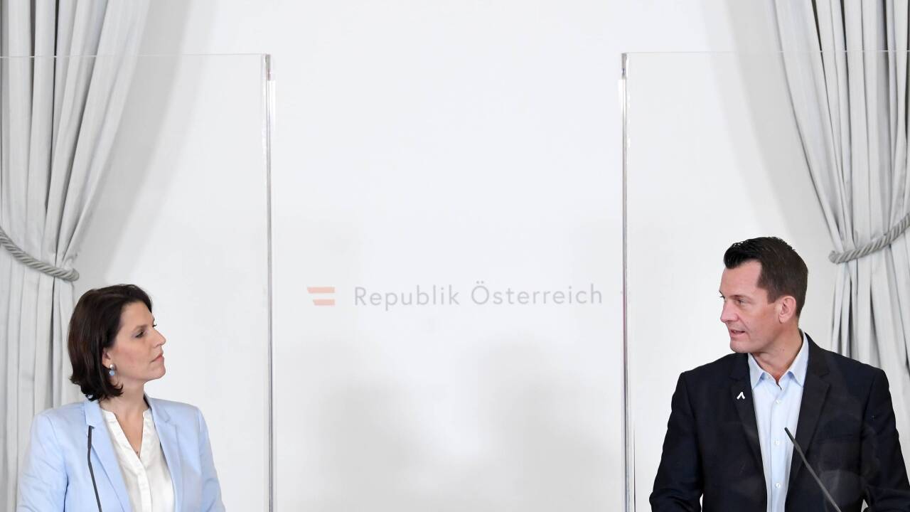 Verfassungsministerin Karoline Edtstadler (ÖVP) und Gesundheitsminister Wolfgang Mückstein (Grüne). 