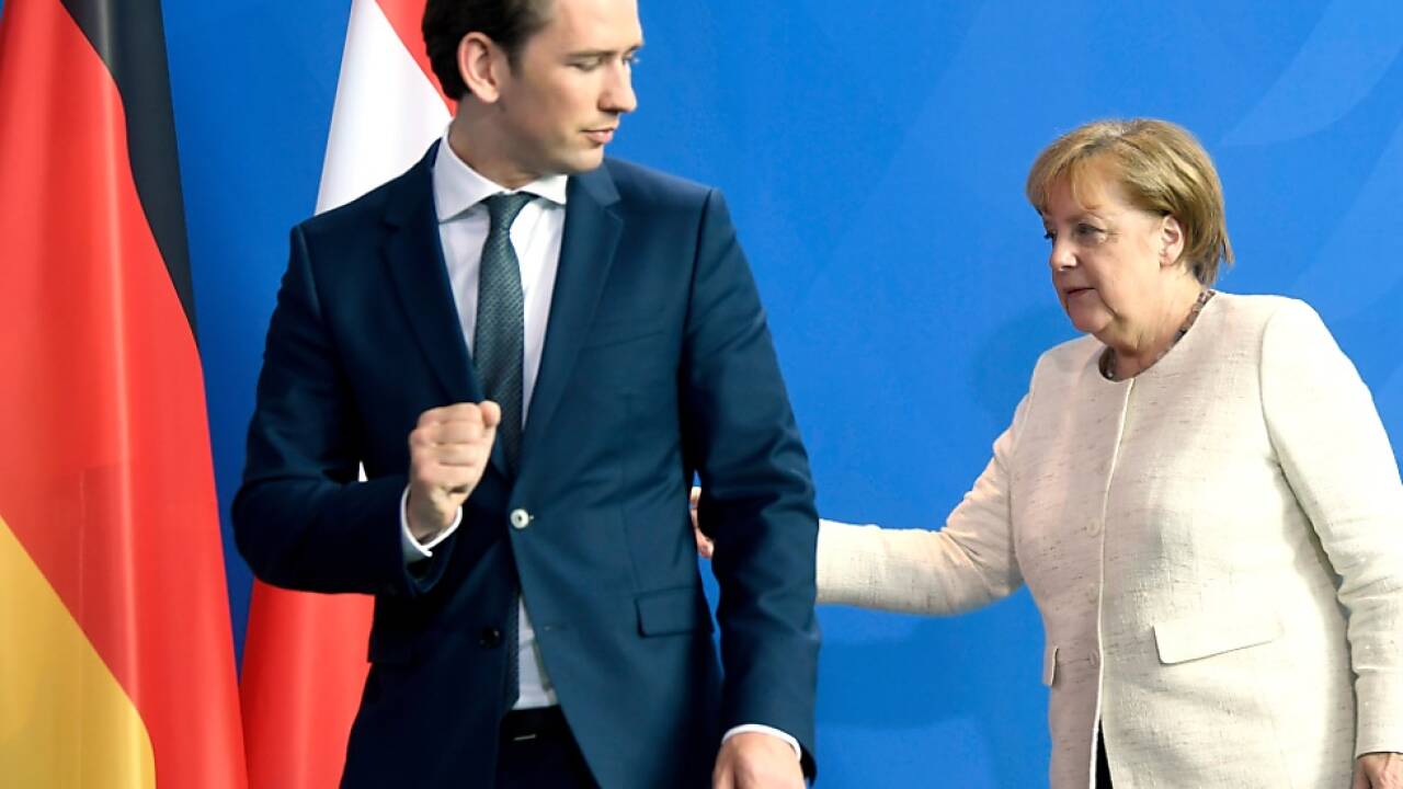 Ex-Kanzler positionierte sich als Gegenpol zu Merkel 