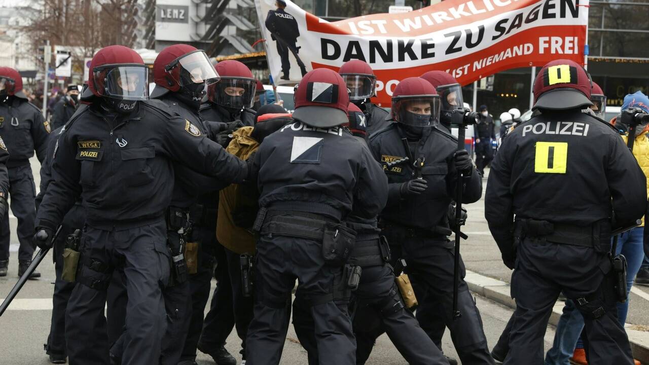 Bei den Demonstrationen kam es auch zu Ausschreitungen. 