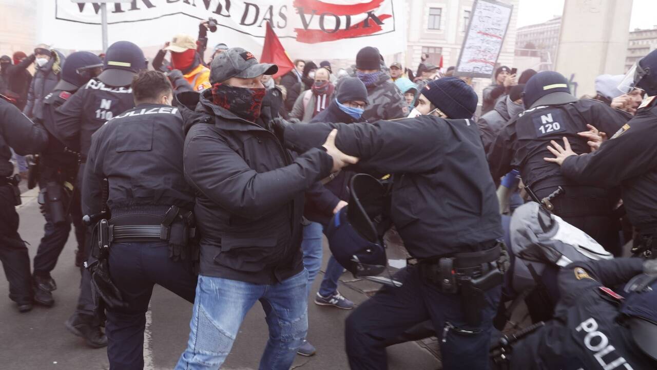 Bei den Demonstrationen kam es auch zu Ausschreitungen. 