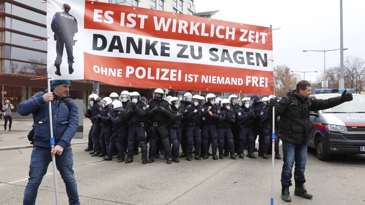 Demo-Züge in Wien. 