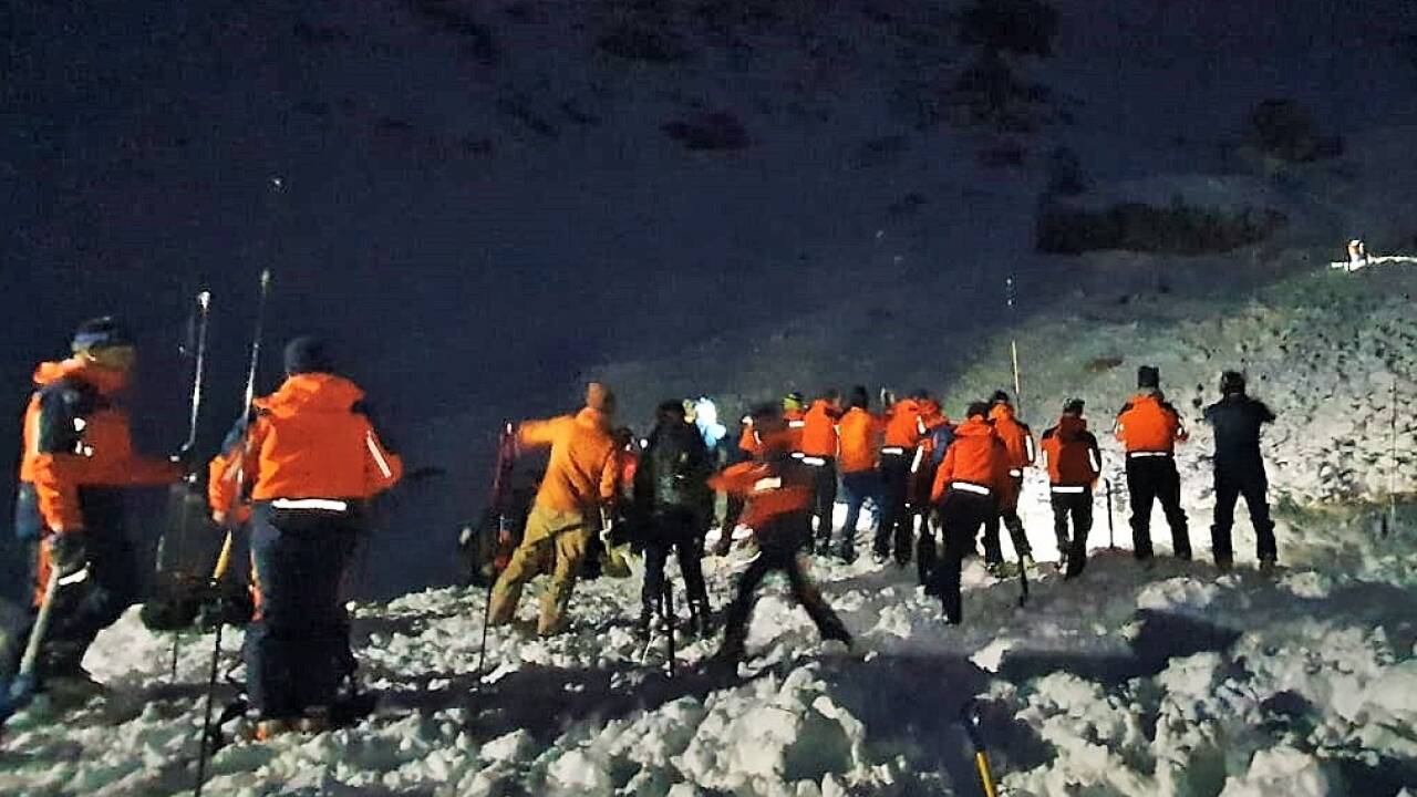 Bei einem Lawinenabgang im Lungau sind am Samstag drei Skitourengeher von einem großen Schneebrett verschüttet und getötet worden. 