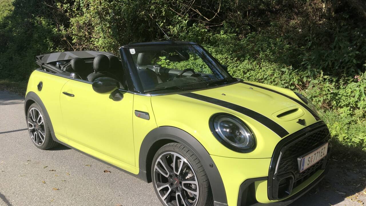 Bescheidenheit: Fehlanzeige! Mit dem gelben Mini Cabrio fällt man immer auf.  