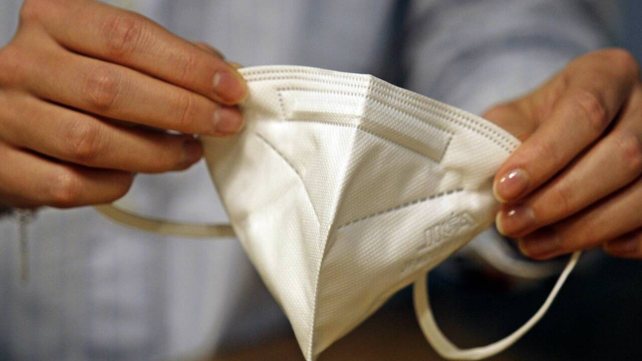 Die Maske könnte wieder ständige Begleiterin bei den Festspielen werden. 