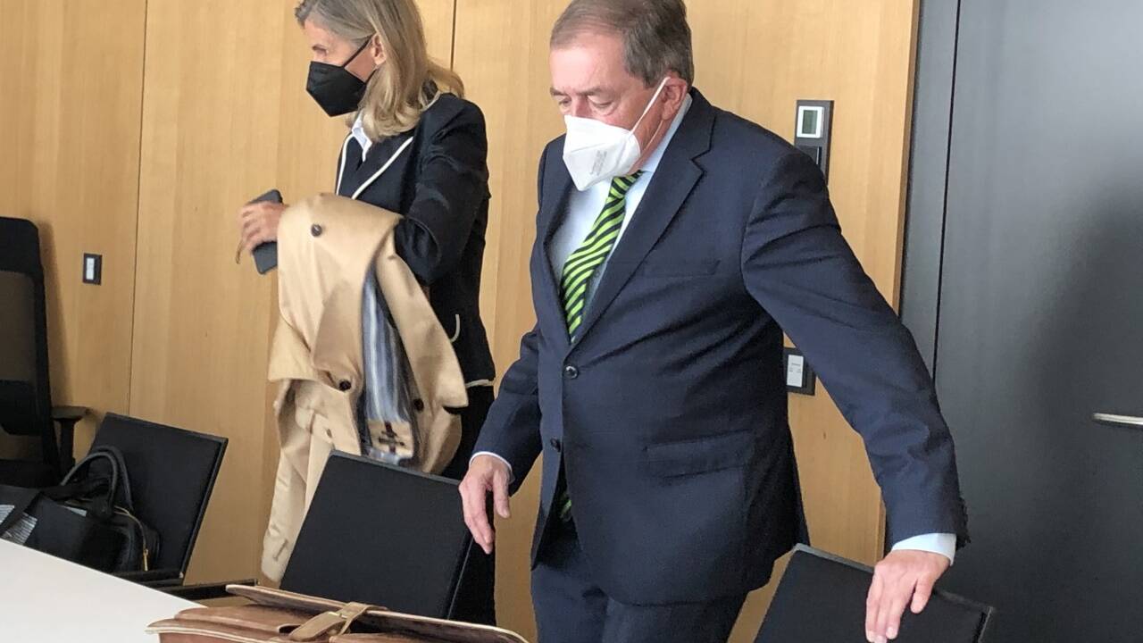 Die Stadt Salzburg hatte Heinz Schaden auf Rückzahlung der Anwalts- und Verfahrenskosten aus dem Swap-Verfahren geklagt. Nun dürfte es abseits des Gerichtssaales zu einem Vergleich kommen.  