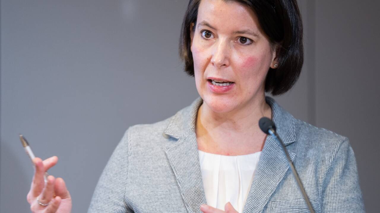 Katharina Reich, die Generaldirektorin für die öffentliche Gesundheit, soll gemeinsam mit einem Offizier die Pandemiebekämpfung leiten. Katharina Reich, die Generaldirektorin für die öffentliche Gesundheit, soll gemeinsam mit einem Offizier die Pandemiebekämpfung leiten.
