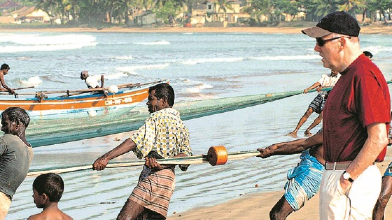 Gerhard Huber am Strand von Weligama.  
