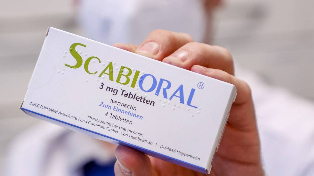 Das Pferdeentwurmungsmittel Ivermectin kann in der Humanmedizin als Scabioral bei der Behandlung von Krätze angewendet werden. 