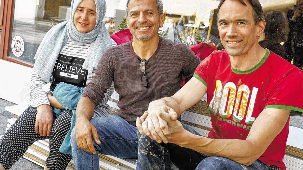 Alexander Eisenmann rettet das Ehepaar Karaarslan aus den Fluten.  