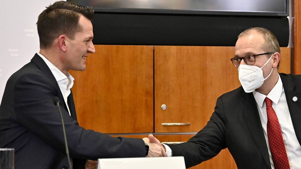 Gesundheitsminister Wolfgang Mückstein (Grüne) und WHO-Regionaldirektor Hans Henri P. Kluge. 