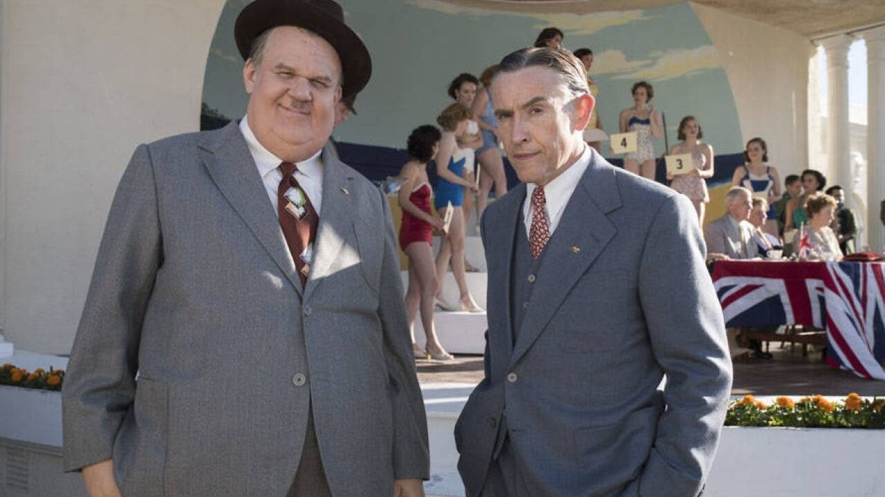Zwei in die Jahregekommene Komiker: Oliver Hardy (John C. Reilly) und Stan Laurel (Steve Coogan). 
