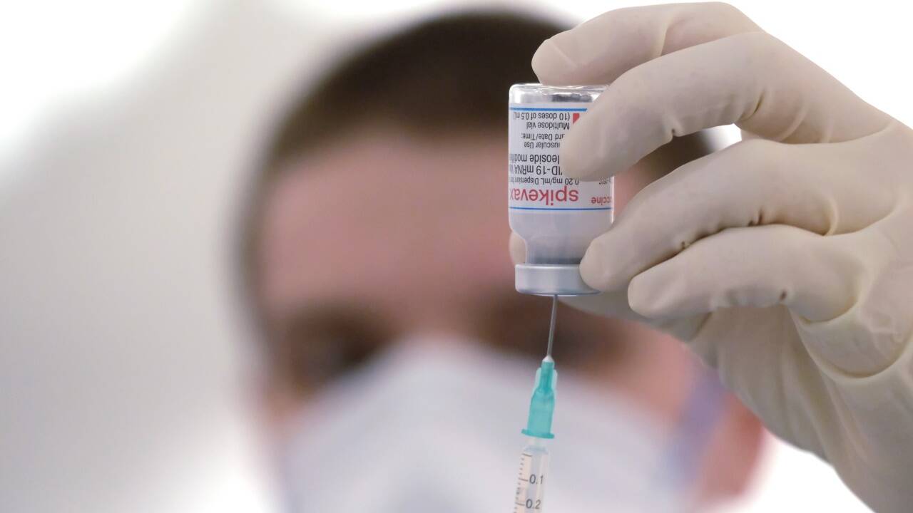 Die Regierung glaubt, die Impfmoral mittels einer Impfprämie erhöhen zu müssen. Was sagt das eigentlich über unsere Gesellschaft aus? Die Regierung glaubt, die Impfmoral mittels einer Impfprämie erhöhen zu müssen. Was sagt das eigentlich über unsere Gesellschaft aus?
