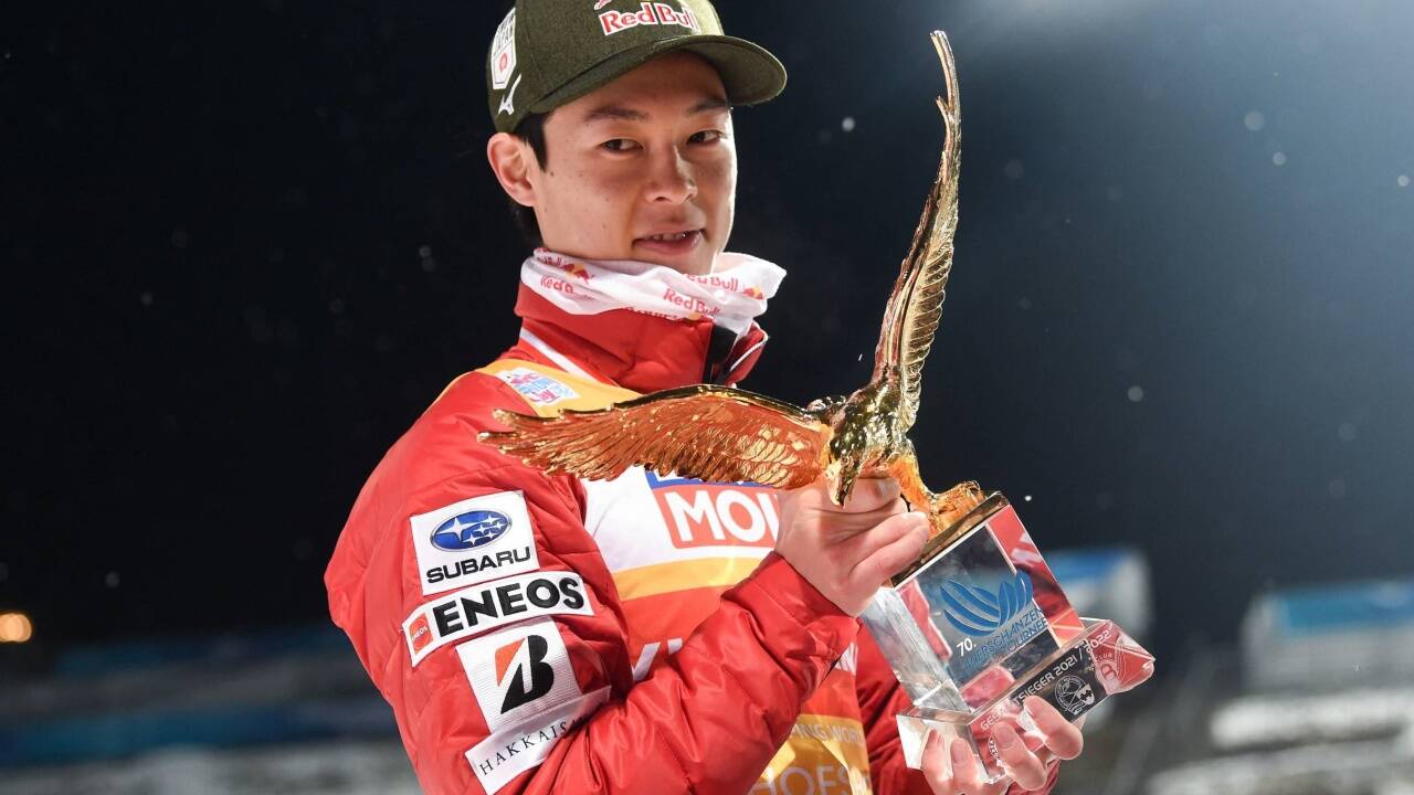 Top: Ryōyū Kobayashi. 