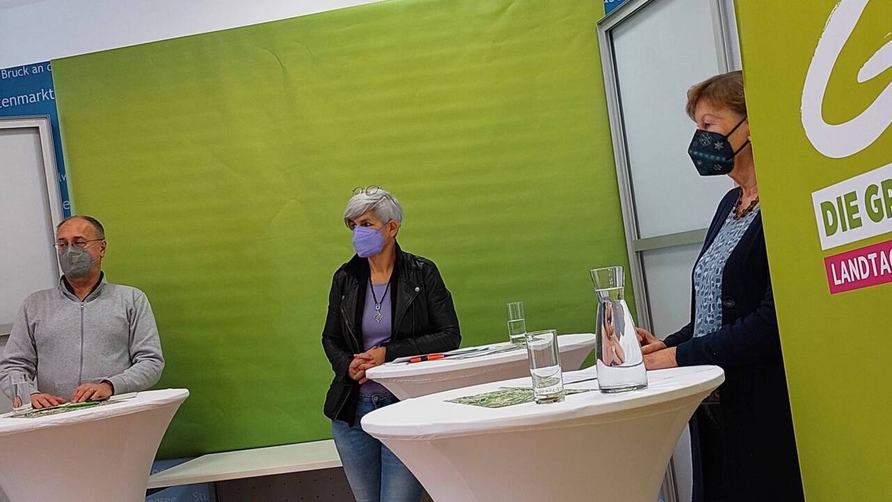 Bürgerlisten-Klubchefin Inge Haller, Aufsichtsrätin Angelika Gasteiner und Landtagsabg. Josef Scheinast beim Pressegespräch am Dienstag zum Ausbau der Mönchsberggarage.  