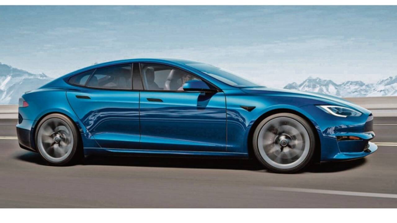 Das neue Model S zeigt modernisierte Linien außen... 