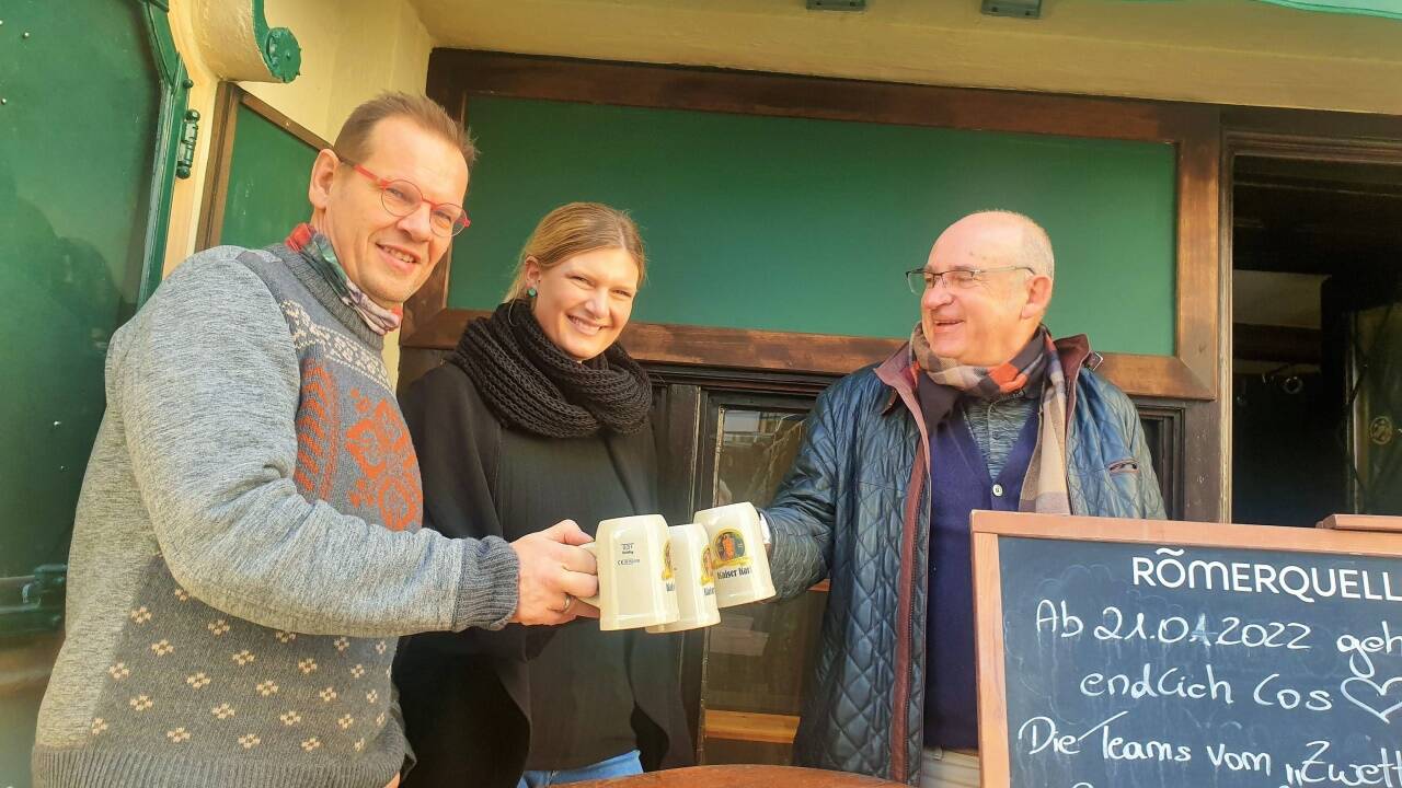 Roland und Elisabeth Gruber mit Johann Reitsammer.  