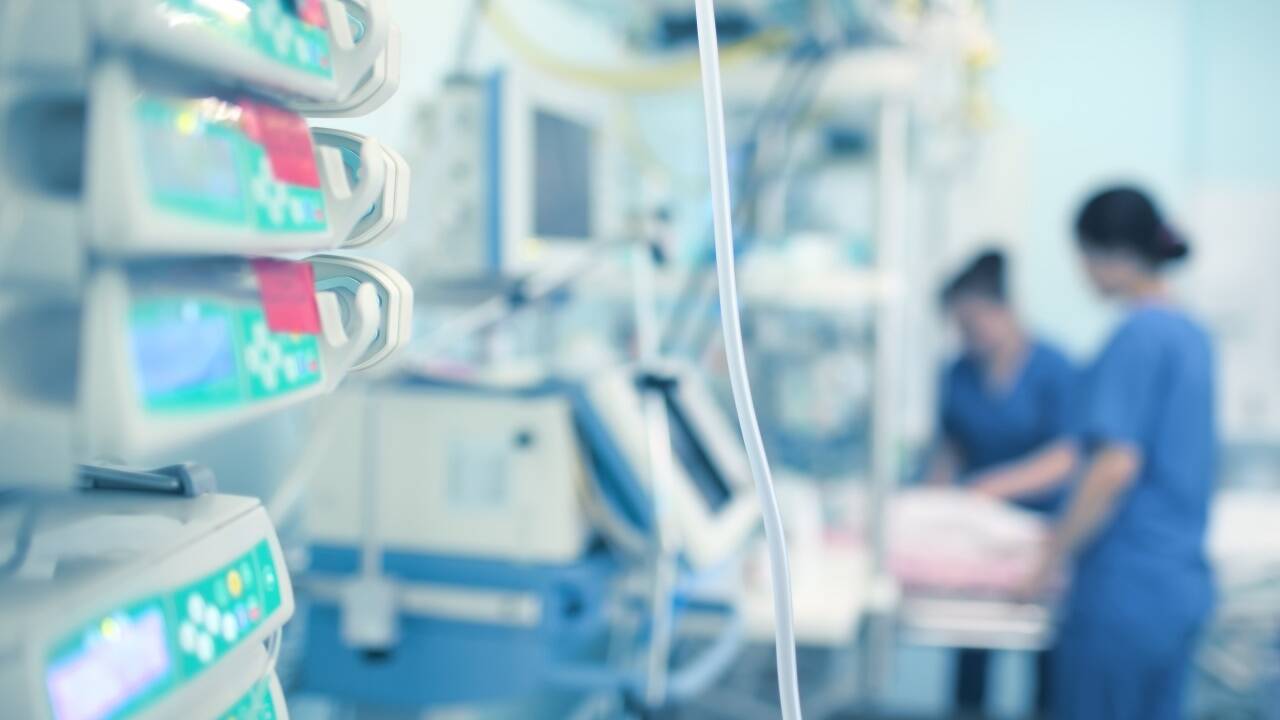 Auf einen Covidtoten, der geboostert ist, kommen 100 Tote, die nicht geimpft sind. Auf einen Covidtoten, der geboostert ist, kommen 100 Tote, die nicht geimpft sind.