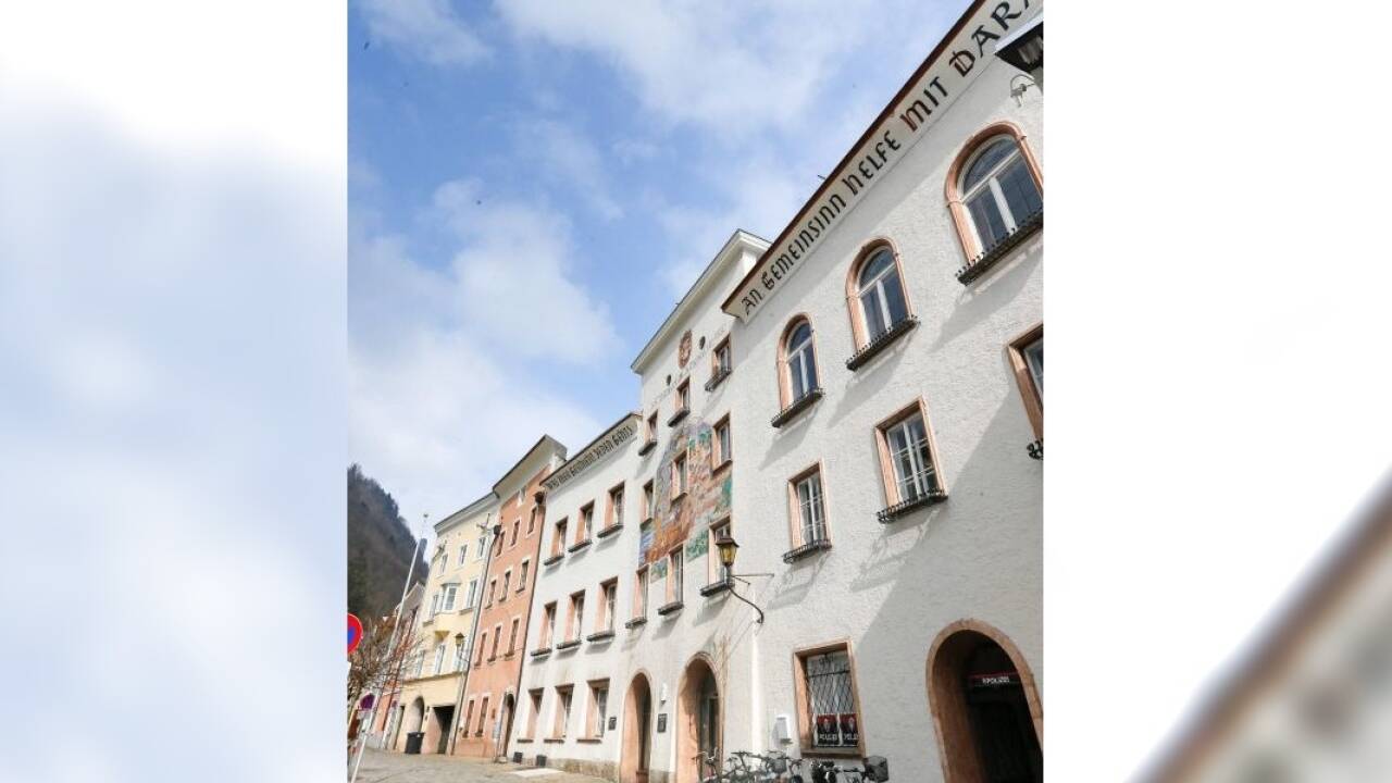 Im Halleiner Rathaus wird noch lange keine Ruhe einkehren. Das Klima zwischen SPÖ und ÖVP ist am absoluten Tiefpunkt angelangt. Im Halleiner Rathaus wird noch lange keine Ruhe einkehren. Das Klima zwischen SPÖ und ÖVP ist am absoluten Tiefpunkt angelangt.