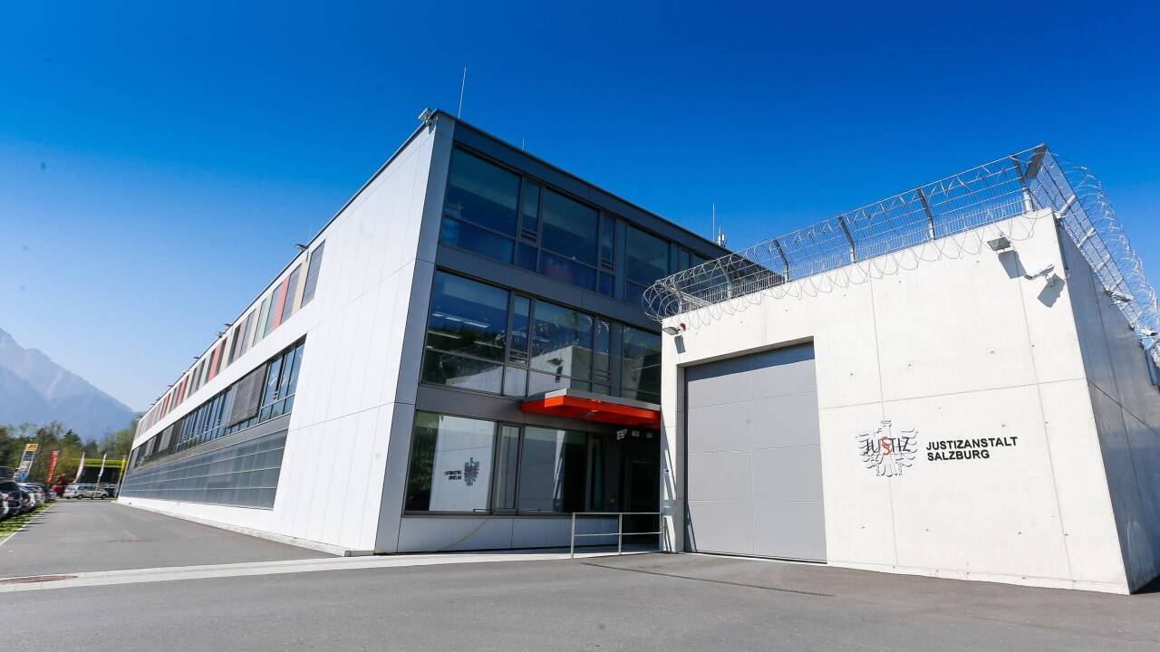 Die Justizanstalt Salzburg, angesiedelt in Puch-Urstein. Die Justizanstalt Salzburg, angesiedelt in Puch-Urstein.