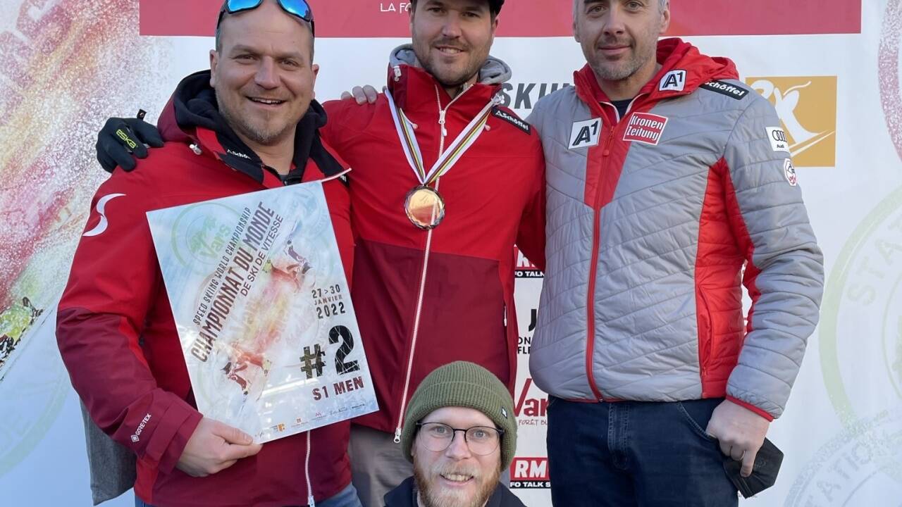 Das kleine österreichische Speedskiteam freute sich über die Medaille. 