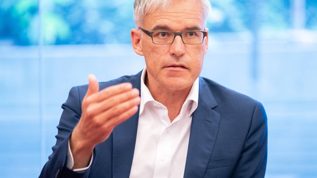 Lothar Lockl war 2016 für den Bundespräsidentenwahlkampf Alexander Van der Bellens verantwortlich. Hauptberuflich führt er eine Strategieberatungsagentur in Wien. 