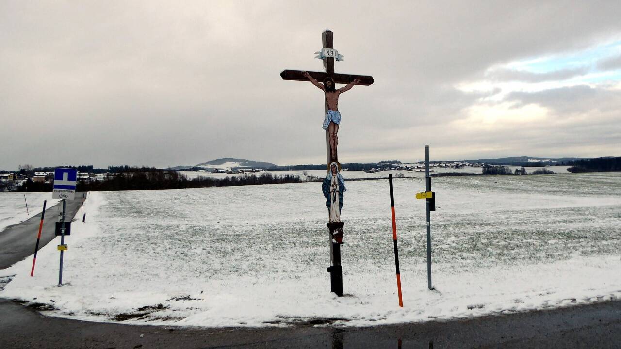 Ziemlich unspektakulär, aber richtungsweisend. Der Weg nach Fischtaging. 
