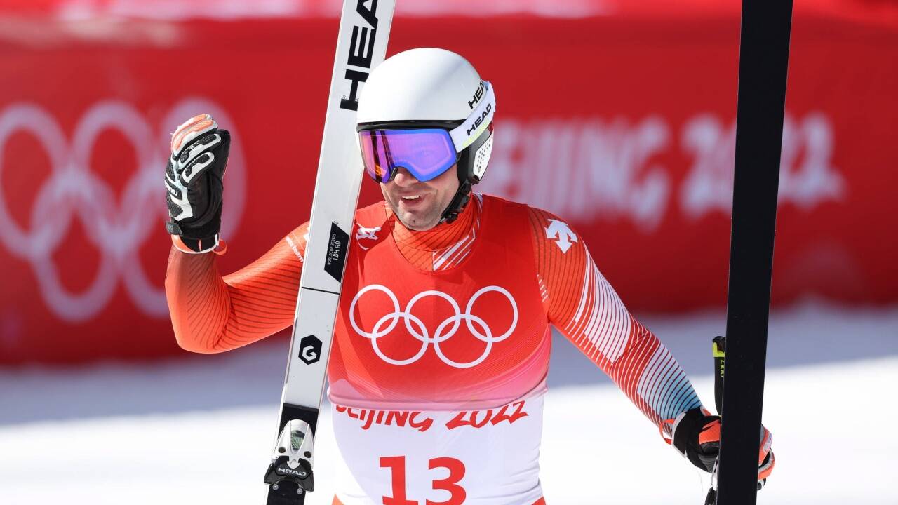 Der Schweizer Beat Feuz jubelt über Gold in der Abfahrt. 