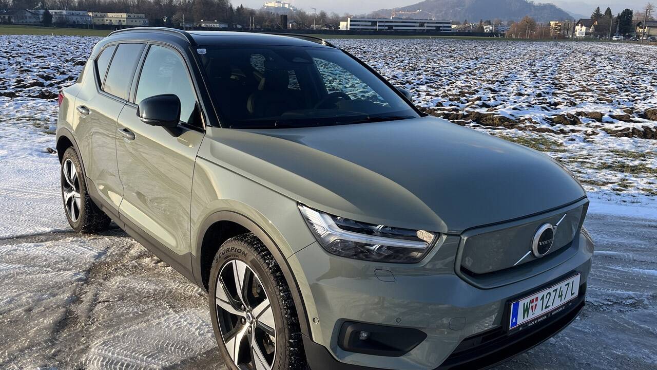 Äußerlich ist der XC40 kaum als echtes E-Auto zu erkennen. 