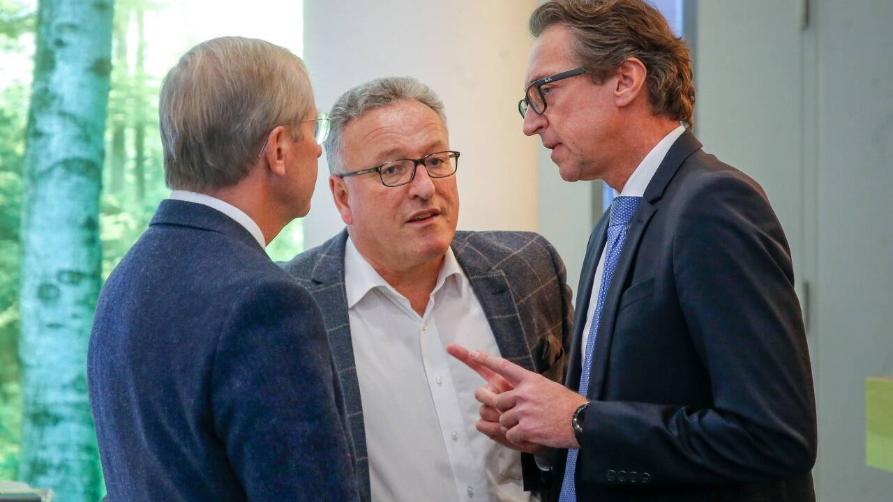 Vorstand Leo Schitter, LH Wilfried Haslauer und LH-Stv. Heinrich Schellhorn (Archivbild). Auch die Politik spricht ein gewichtiges Wort mit.  