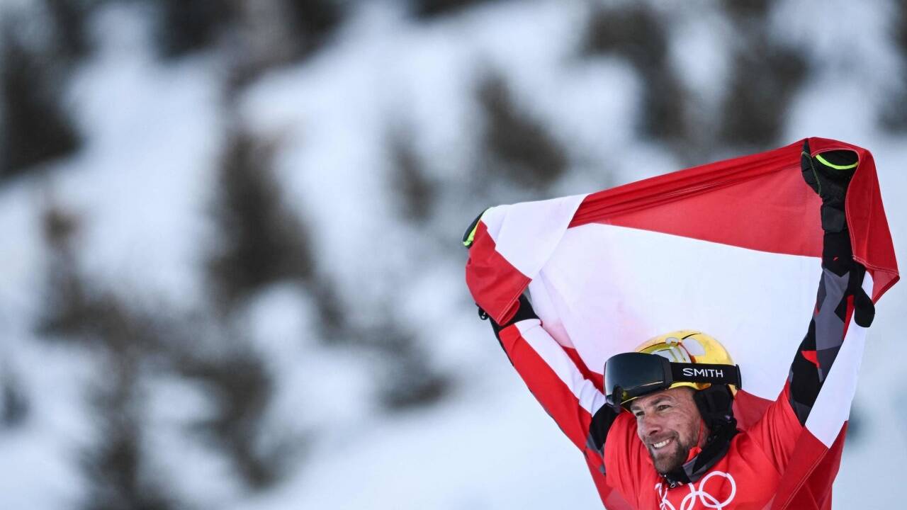 Eine der Jubelposen dieser Olympischen Spiele: Benjamin Karl gewann am 8. Februar im Snowboard-Parallel-Riesentorlauf Gold.  