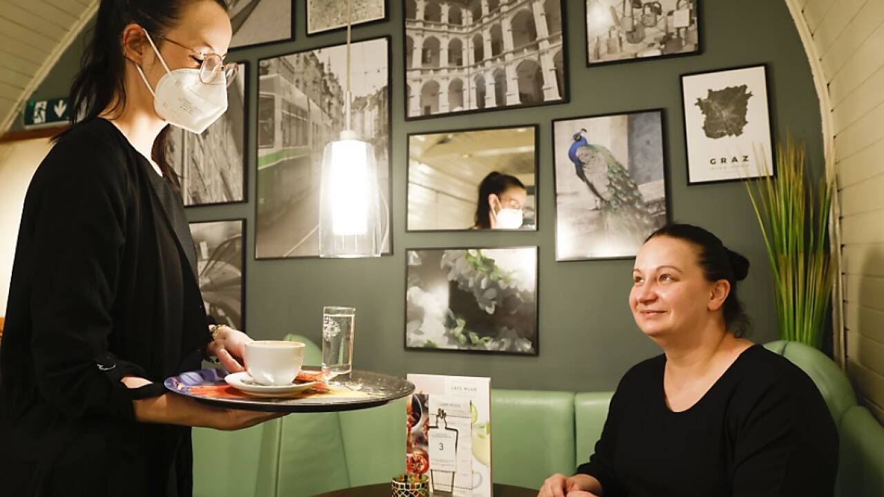 Derzeit müssen die Lokale noch um 24.00 Uhr schließen. 